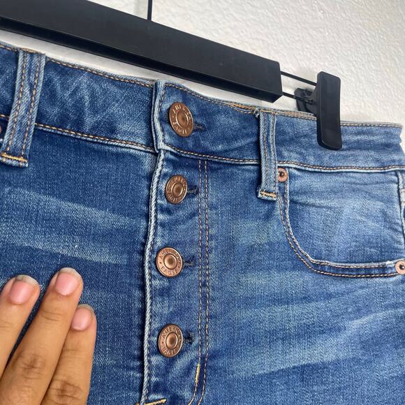 American Eagle Womens Shorts Size 8 Hi Rise Shortie Denim Blue Button Fly - Picture 14 of 14